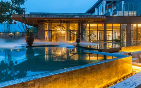 Yunfuli Yunsu·Emeishan Yunshuiju Private Hot Spring B&B Отели рядом с достопримечательностью «Yingbin Square»