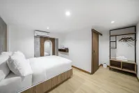 Summer Sea Phi Phi Island Hotels near Ko Phi Phi Lee