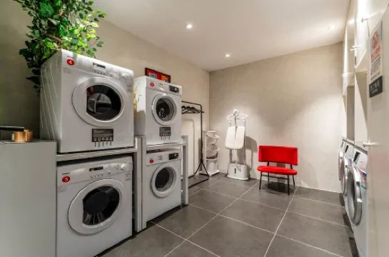 HÉONIC HOTEL & SUITES - Exclusive 2-3 Bedroom Family Suites+Curated Itineraries+Cat Coffee Öffentliche Flächen Photos