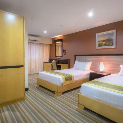 Hallmark Express Hotel Hotels near Kampung Morten