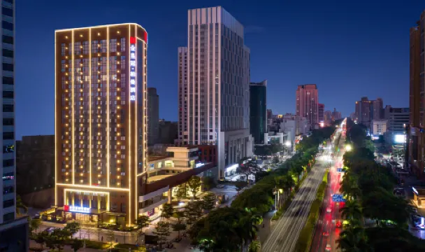 Golden Crown Borrman Hotel (Beihai Flagship Store)