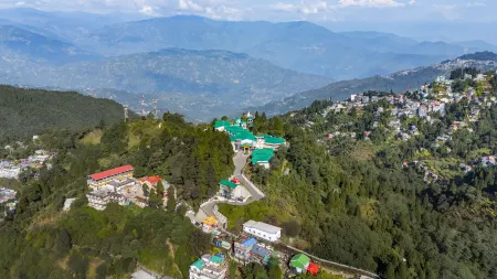 Sterling Darjeeling Отели рядом с достопримечательностью «Darjeeling Himalayan Railway Toy Train»