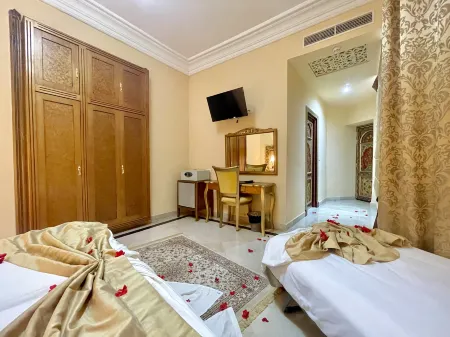 Royal Victoria - Ex British Embassy Отели рядом с достопримечательностью «Avenue Habib Bourguiba»