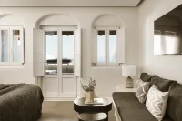 NĒRO Boutique Hotel