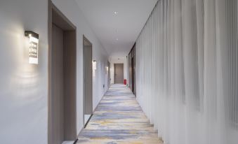 Yunbao Smart Hotel, Dali High-speed Railway Station, Erhai Park Branch