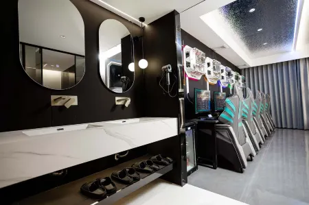 Liuyang Heima E-sports Cinema Hotel Отели рядом с достопримечательностью «Tansitong Former Residence»