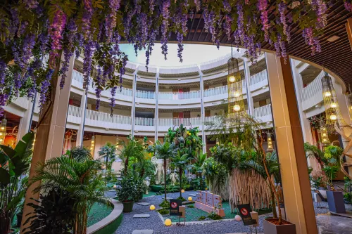Yunjing lnternational Garden Hotel