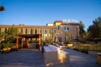 Zhaosu Mountain and Valley B&B