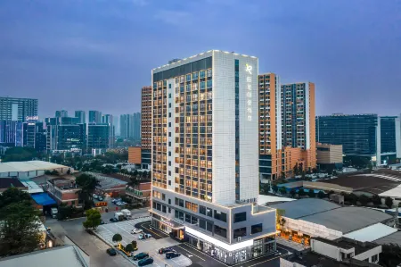 REZEN LONGUU Hotel (Foshan Sanshan Newcity North Subway Station Store) Отели рядом с достопримечательностью «Golden Fifa Park»