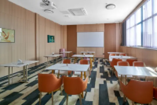 Nanchang Manxi Zhenxuan Hotel (East China University of Technology Nanchang Campus Branch)