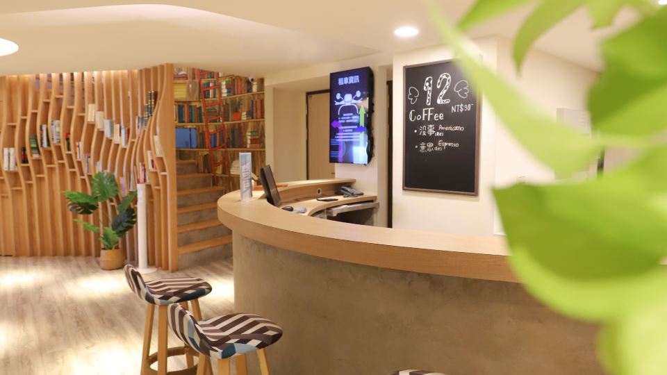 โรงแรมดรีม 12
