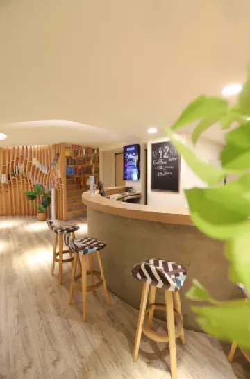 Dream 12 Hotel 一中街周辺のホテル