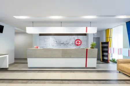 Amaris Hotel Malioboro - Jogja Отели в г. Gedong Tengen