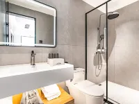 Qianhong Hotel (Kunming Station) 쿤밍 호텔