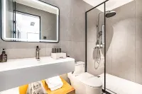 Qianhong Hotel (Kunming Station)