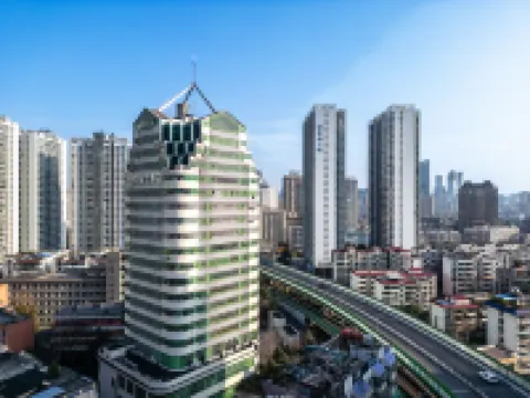 藝龍安雲飯店（貴陽黔靈山公園北京路地鐵站店） 黔靈山公園附近的飯店