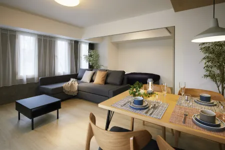 Minn Kitahiroshima Station East Отели рядом с достопримечательностью «Yuni- Garden»