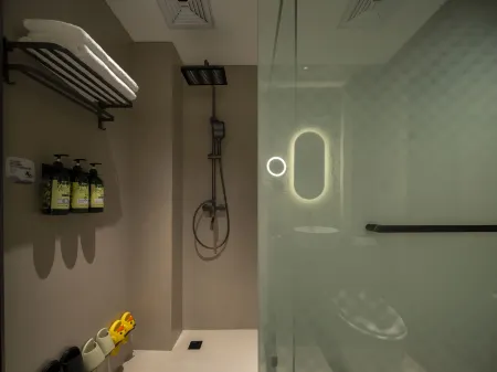 Zenyard Courtyard Accommodation (Zhonglou Subway Station, Huimin Street, Xi'an)