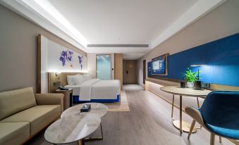 Kyriad Hotel (Chongqing Dadukou Pedestrian Street Xinshancun Light Rail Station)