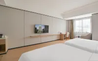 Elong Anyun Hotel (Fuyang Linquan County Government Service Center) Hotels in Linquan