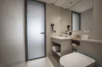 Ningbo Haibo Hotel (Tianyi Square Chenghuangmiao Subway Station)