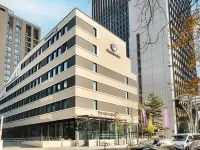 Premier Inn Frankfurt Westend Hotels near Messeturm
