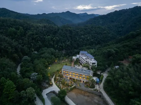 Moye · Shanshan Laichi Sansi Luxury Wilderness Resort Homestay (Liuyang Daweishan) Отели рядом с достопримечательностью «Daweishan National Forest Park»