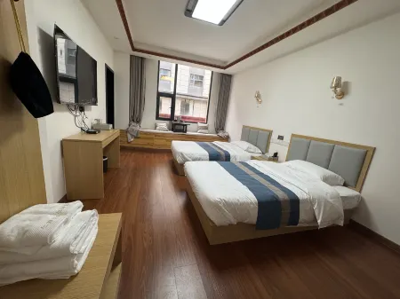 Zoige Renqinggang Hotel