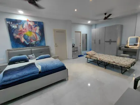 V & U Homestay Sadar Отели рядом с достопримечательностью «Ramtek Fort Temple»