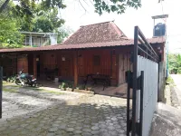 Banyu Kasongan Homestay Hotels in Kasihan