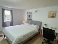 Vancouver Burnaby Villa  36 - Airport Shuttle