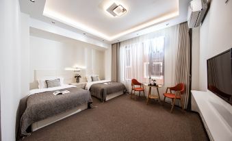 Yuan Yuan Hotel (Dali High-Speed Railway Station Erhai Park)