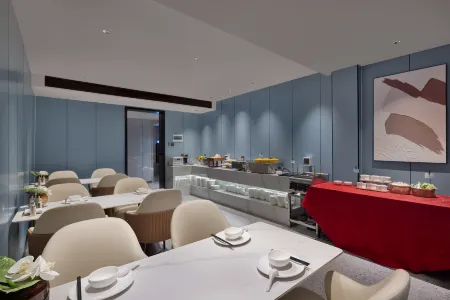 Huanrui Hotel (Loong Boat Race Center)