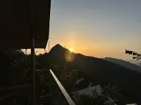 Longyin Cangshanxiao Hotel (Jiuhuang Mountain Rear Scenic Area) - Bergblick