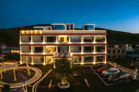 康定市斯卡爾民宿（塔公草原店） 鄰近初日嶺天梯棧道的酒店