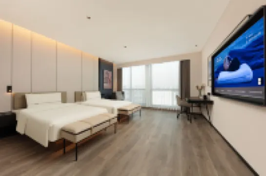 Kaifeng Millennium City Park Henan University Atour Hotel