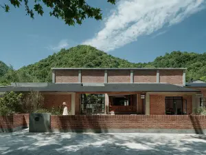 VOLVER RESORT