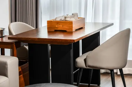 Sunshine Holiday Hotel