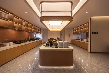 Beijing Bird's Nest Datun Road East Subway Station Yaduo Hotel Отели рядом с достопримечательностью «Beijing Information Science & Technology University Qinghe Xiaoying Campus (Southern District)»