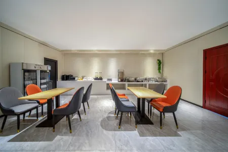 City comfort Inn (Shunchang Plaza, Zhongshan Sanxiang) Отели рядом с достопримечательностью «Happy Valley»