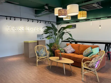 Traveller Ark Hotel & Bunks Отели рядом с достопримечательностью «Петалинская улица»