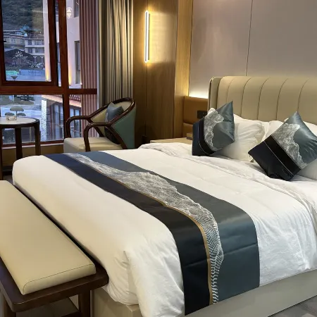 Baiyu County Hepo Handicraft City Jin Gong Hotel