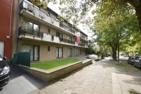 Budget Flats Brussels Отели рядом с достопримечательностью «Парк режьёналь де ла Пед»