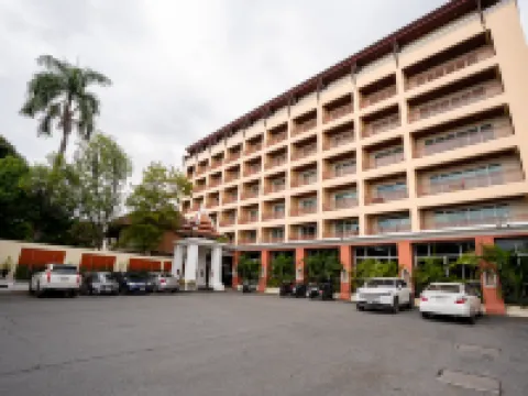 Sunday Chateau En Ville - Pattaya Hotels near Baan Sukhawadee