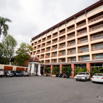 Sunday Chateau En Ville - Pattaya Отели рядом с достопримечательностью «Пляж Наклуа»