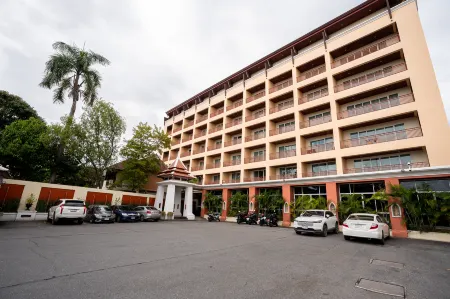Sunday Chateau En Ville - Pattaya