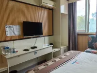 Jiange Tianshangke Business Hotel - Dağ Manzaralı