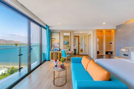 Sala Quy Nhon Beach Hotel Отели рядом с достопримечательностью «University Quy Nhon»