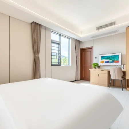 Baoting Jinyue Homestay Hotel