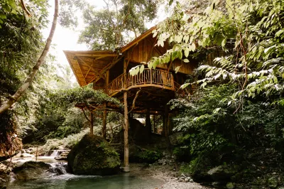 Treehouse de Valentine Hotels near Balamban, Cebu